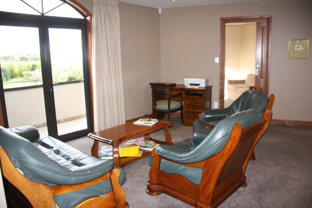Dock Bay Lodge Те-Анау Экстерьер фото