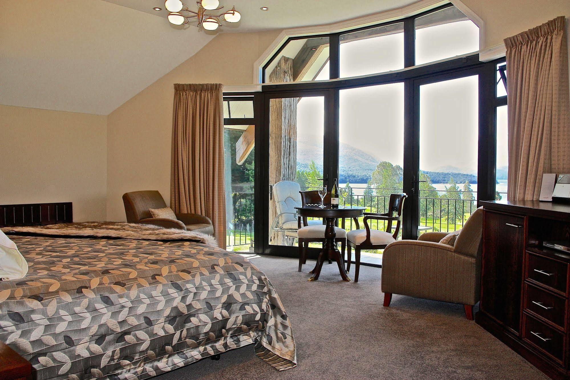 Dock Bay Lodge Те-Анау Экстерьер фото