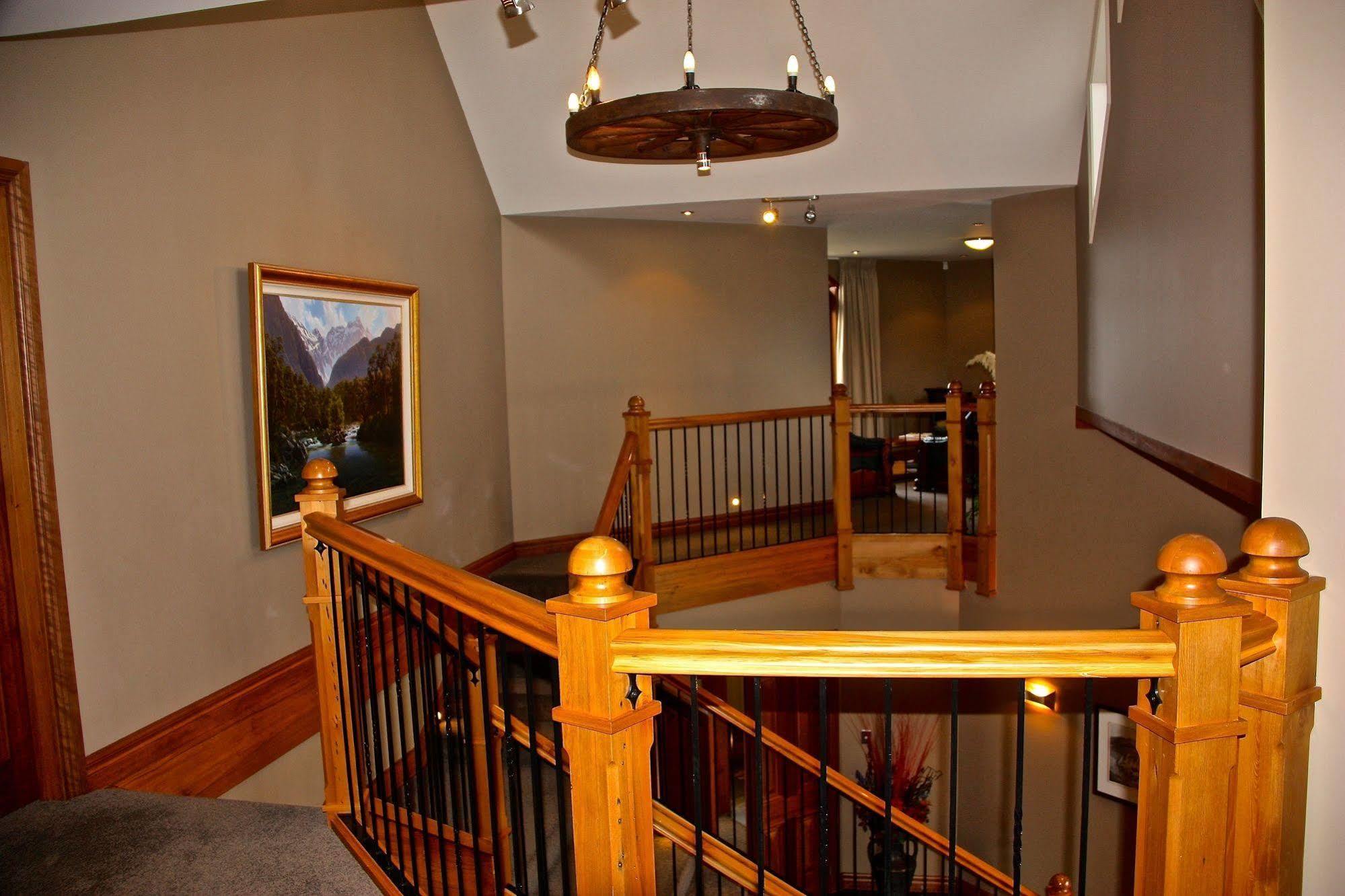 Dock Bay Lodge Те-Анау Экстерьер фото